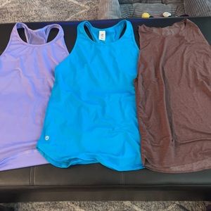 Senita Tops size small